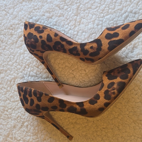 Elisabet Tang Leopard Suede Pumps - Picture 7 of 9